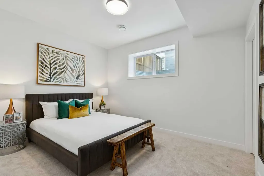 440 32 Avenue NW Calgary AB T2M2P9