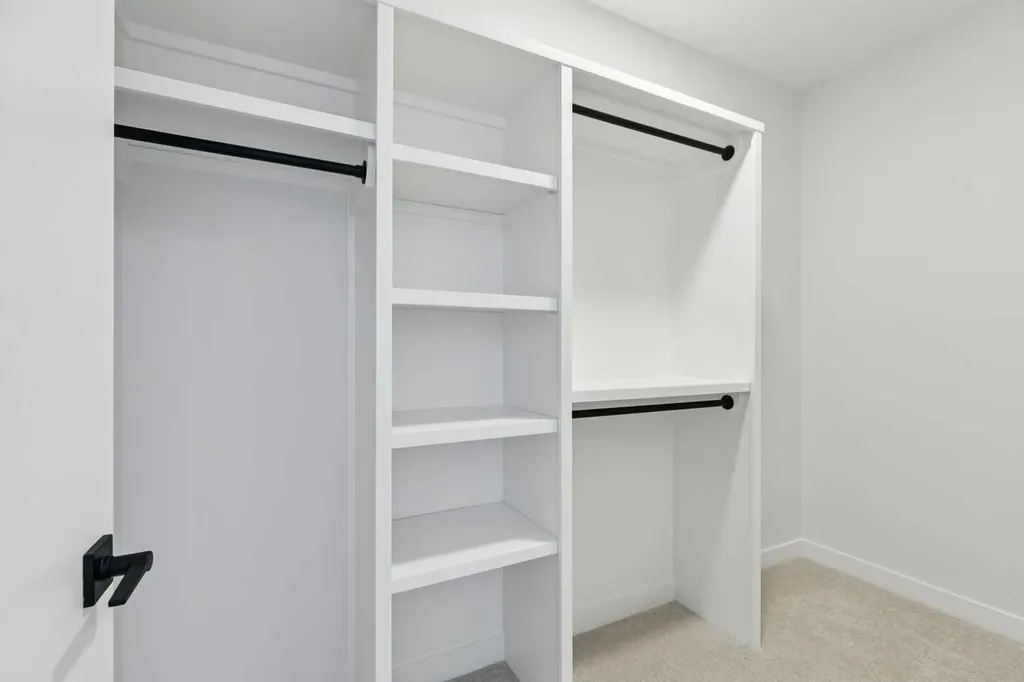 440 32 Avenue NW Calgary AB T2M2P9