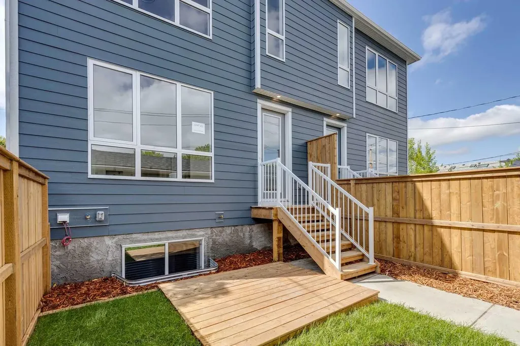 440 32 Avenue NW Calgary AB T2M2P9