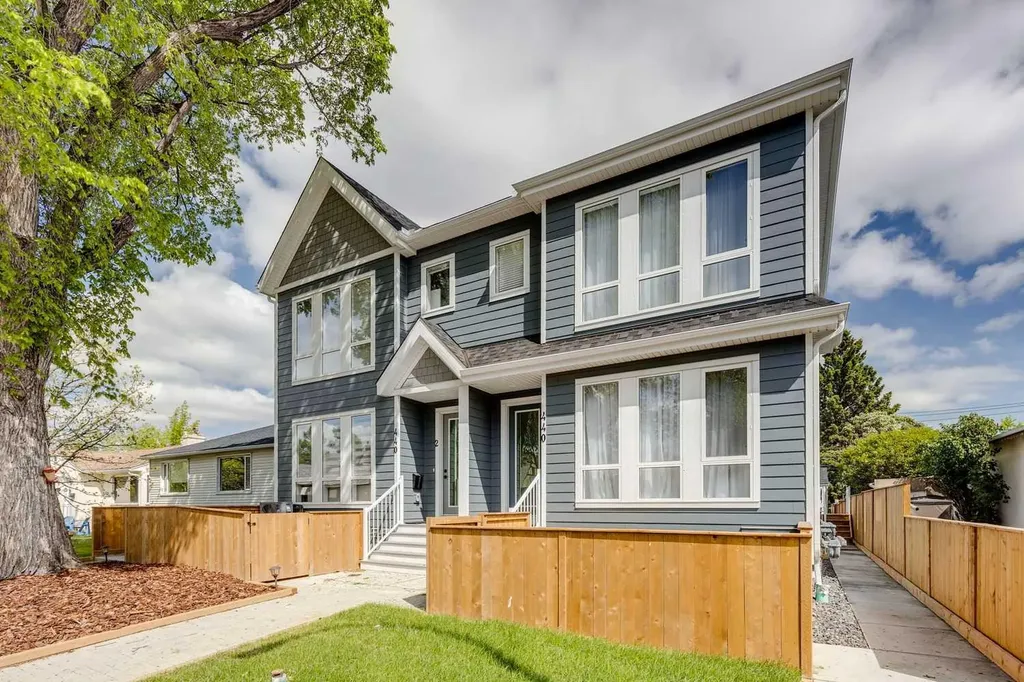 440 32 Avenue NW Calgary AB T2M2P9