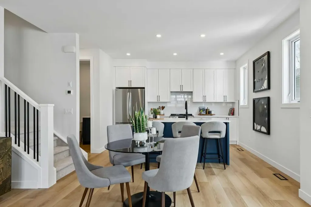 440 32 Avenue NW Calgary AB T2M2P9