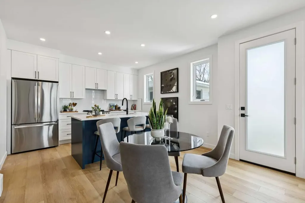 440 32 Avenue NW Calgary AB T2M2P9