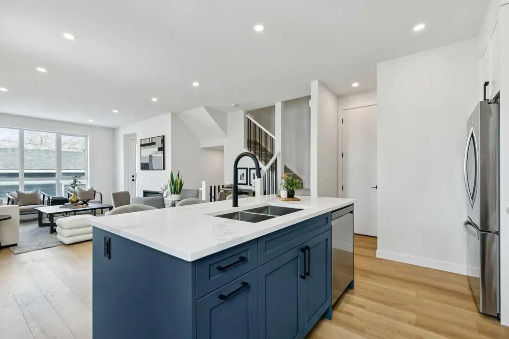 440 32 Avenue NW Calgary AB T2M2P9