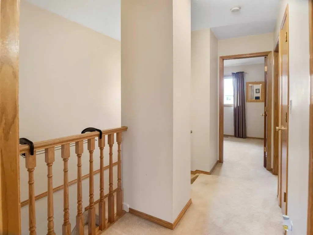 21 Dixon Crescent Red Deer AB T4R 2J1