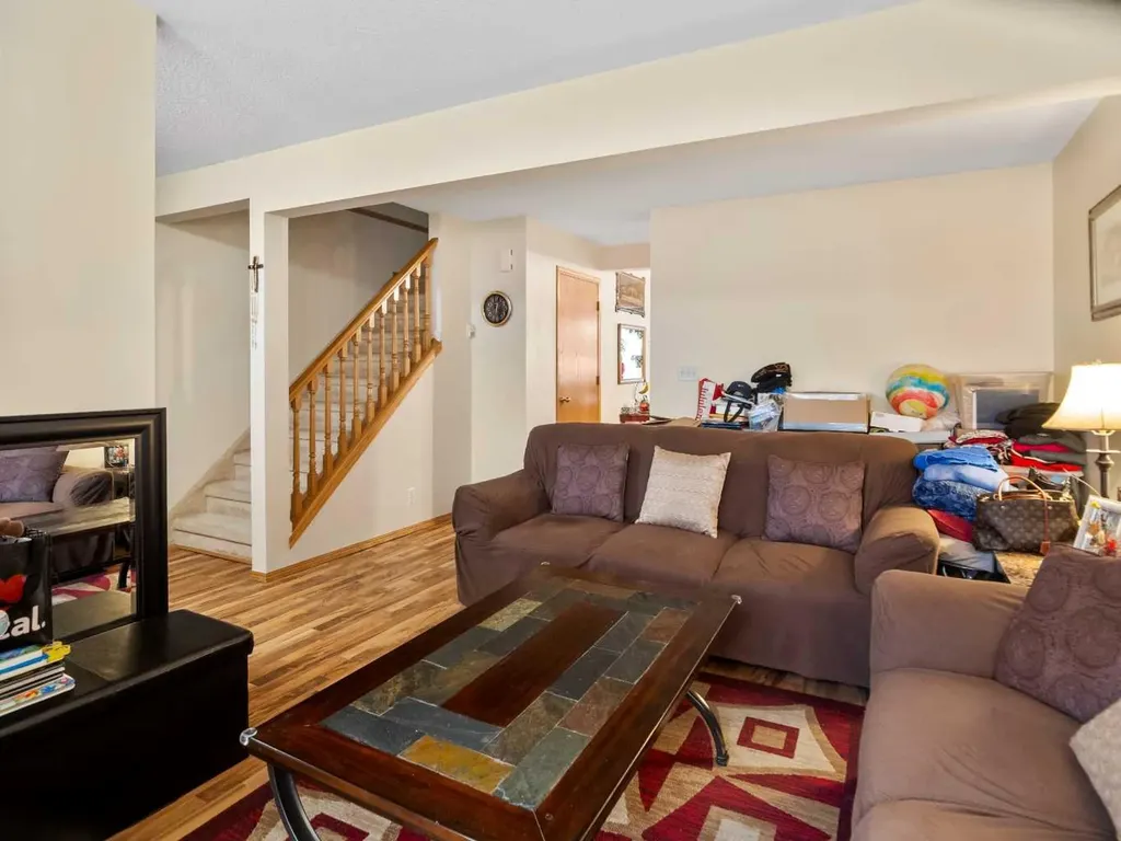 21 Dixon Crescent Red Deer AB T4R 2J1