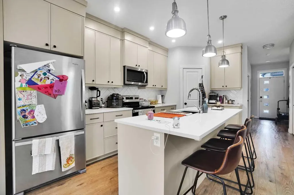 44 Seton Villas SE Calgary AB T3M 3G6