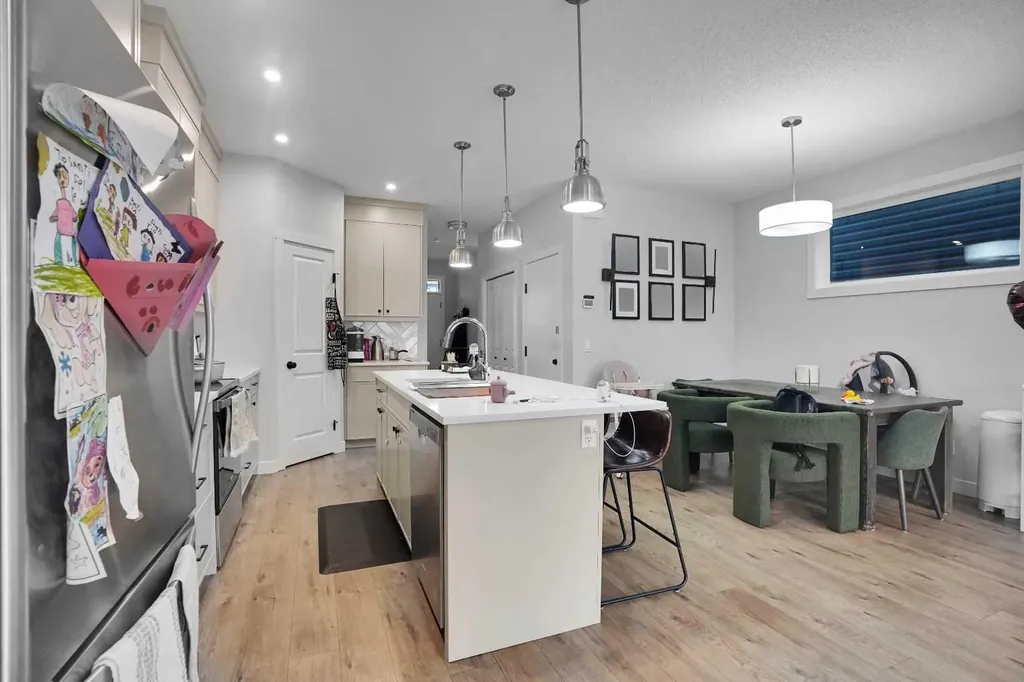 44 Seton Villas SE Calgary AB T3M 3G6