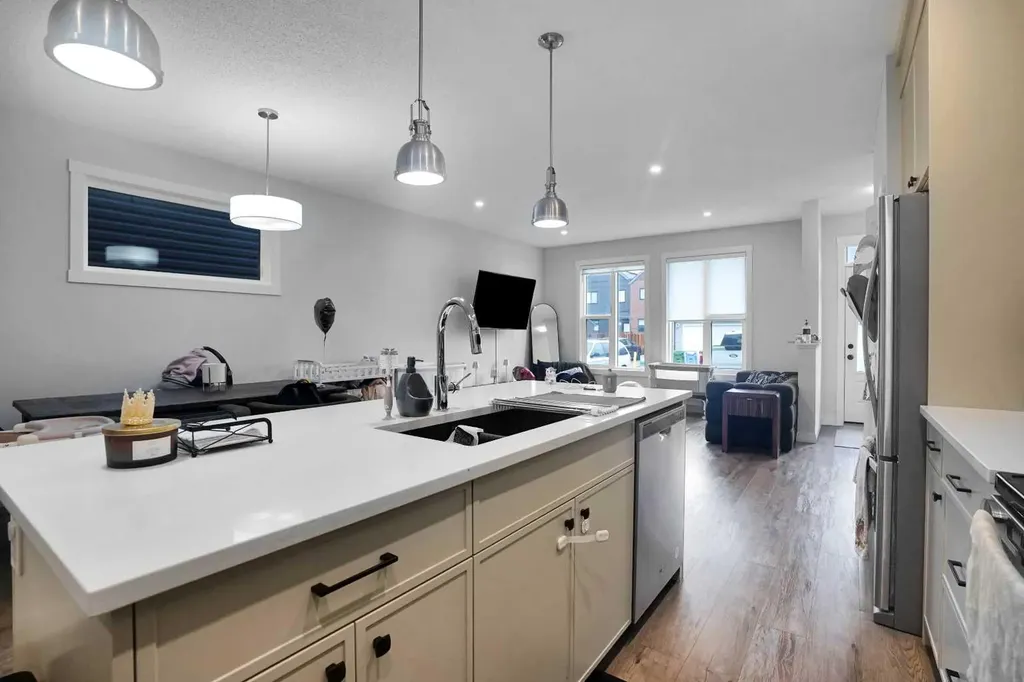 44 Seton Villas SE Calgary AB T3M 3G6