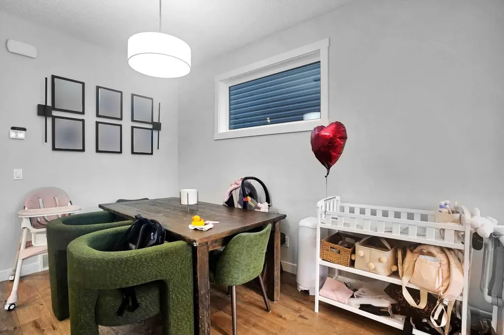 44 Seton Villas SE Calgary AB T3M 3G6