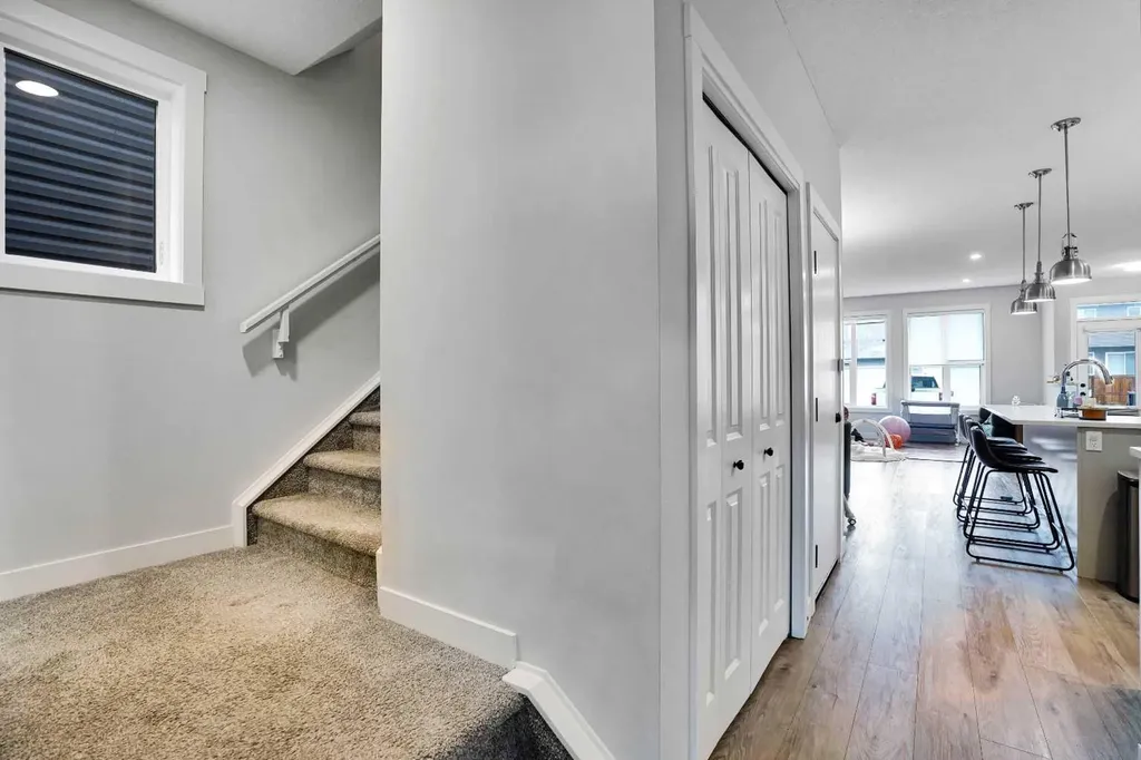 44 Seton Villas SE Calgary AB T3M 3G6