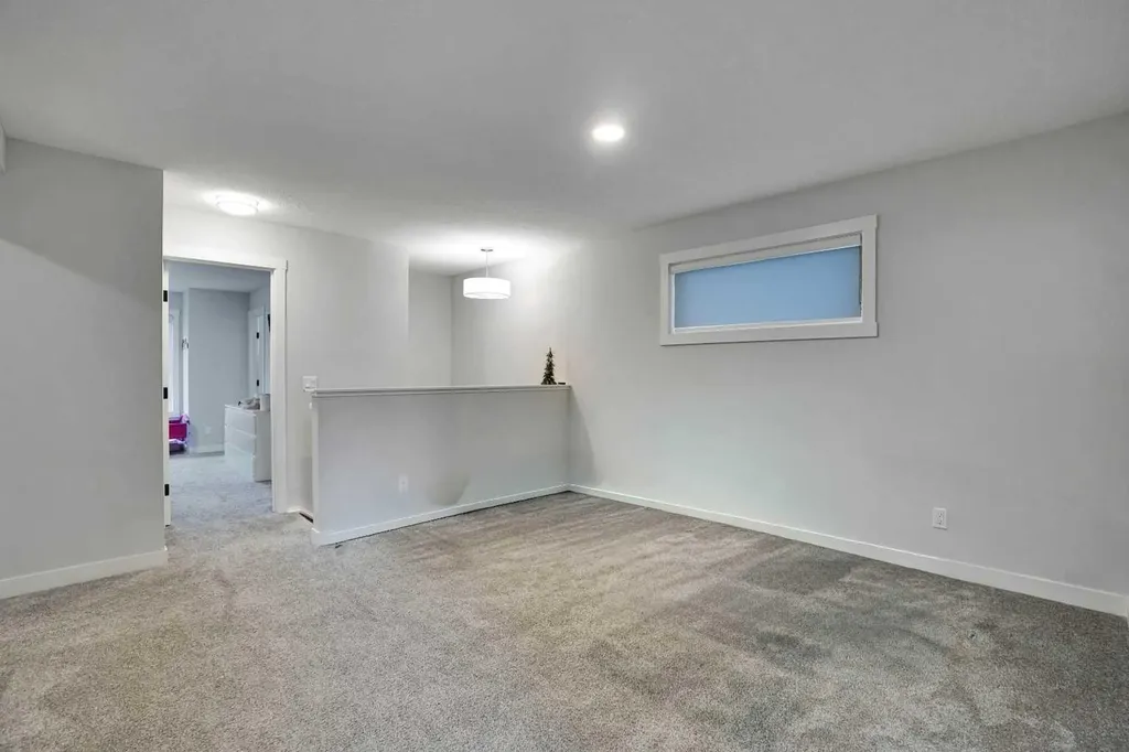 44 Seton Villas SE Calgary AB T3M 3G6
