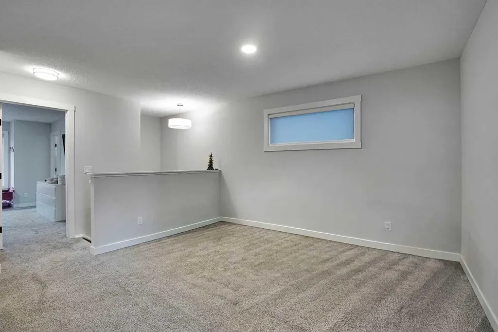 44 Seton Villas SE Calgary AB T3M 3G6
