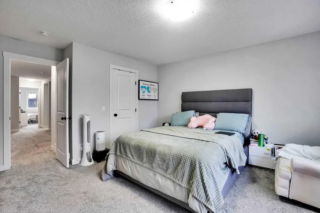 44 Seton Villas SE Calgary AB T3M 3G6