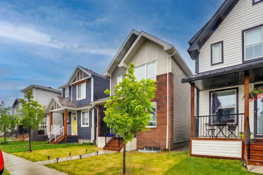 44 Seton Villas SE Calgary AB T3M 3G6