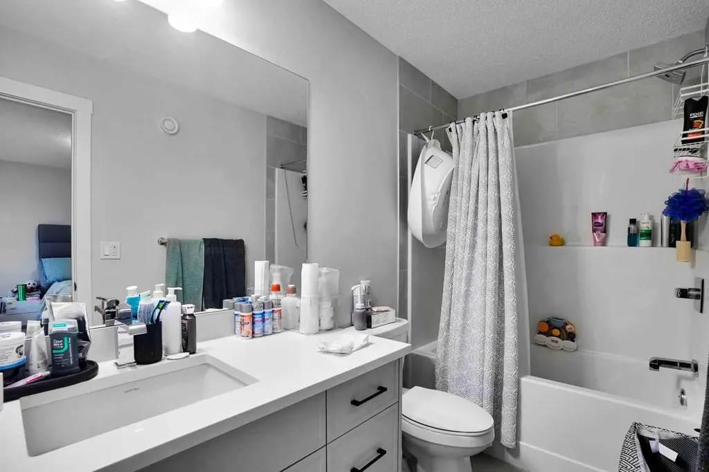 44 Seton Villas SE Calgary AB T3M 3G6
