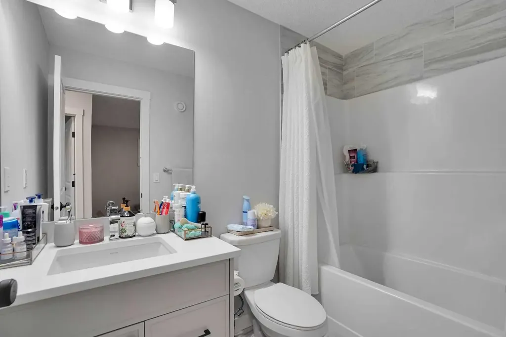 44 Seton Villas SE Calgary AB T3M 3G6