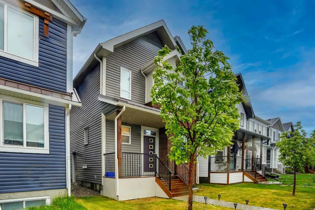 44 Seton Villas SE Calgary AB T3M 3G6