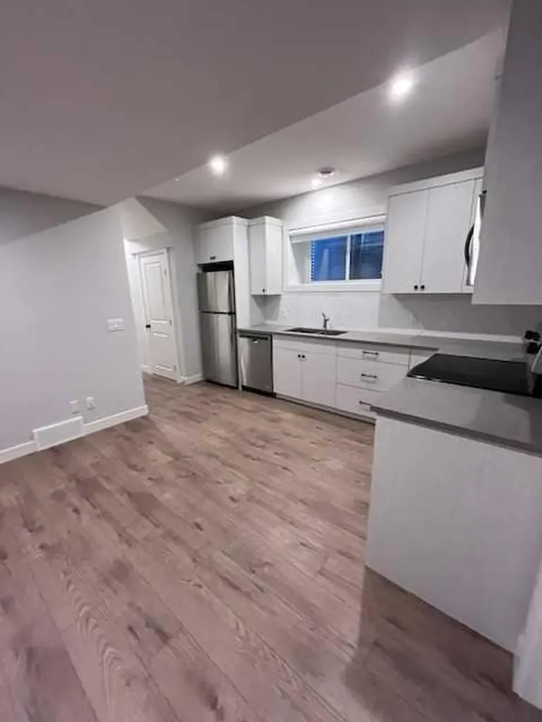 44 Seton Villas SE Calgary AB T3M 3G6