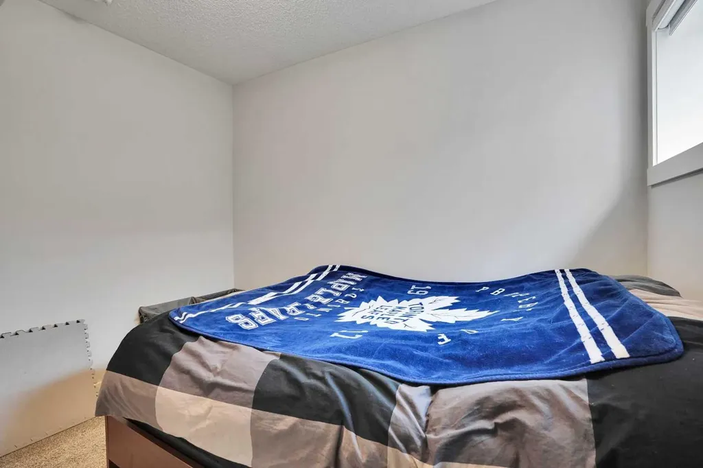 44 Seton Villas SE Calgary AB T3M 3G6