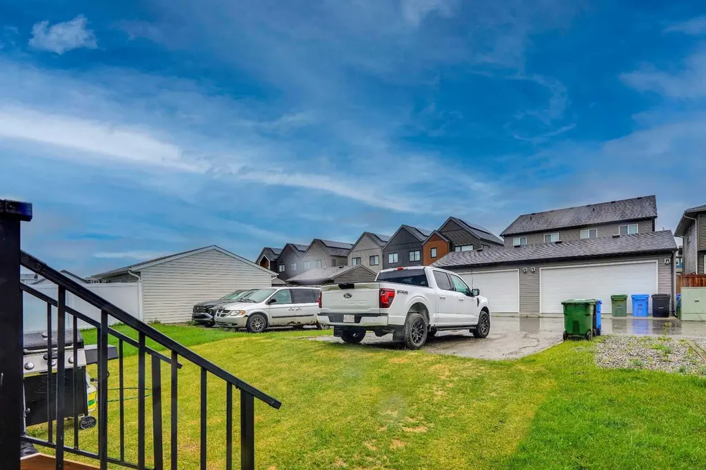 44 Seton Villas SE Calgary AB T3M 3G6