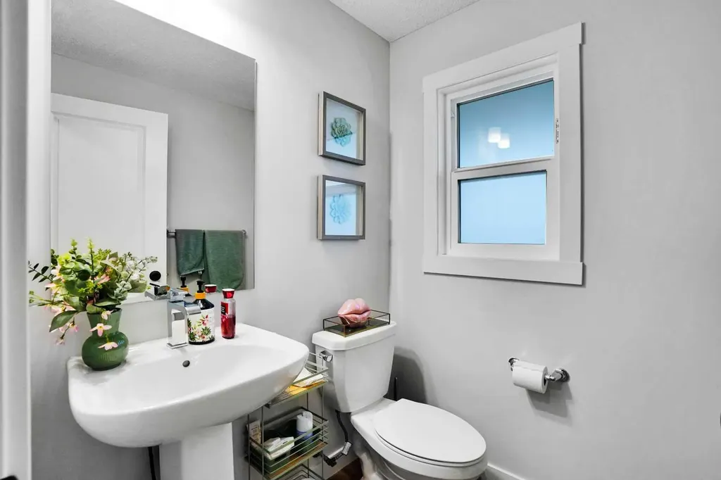 44 Seton Villas SE Calgary AB T3M 3G6
