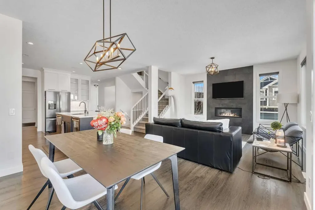 325 Crestmont Drive SW Calgary AB T3B 6G9