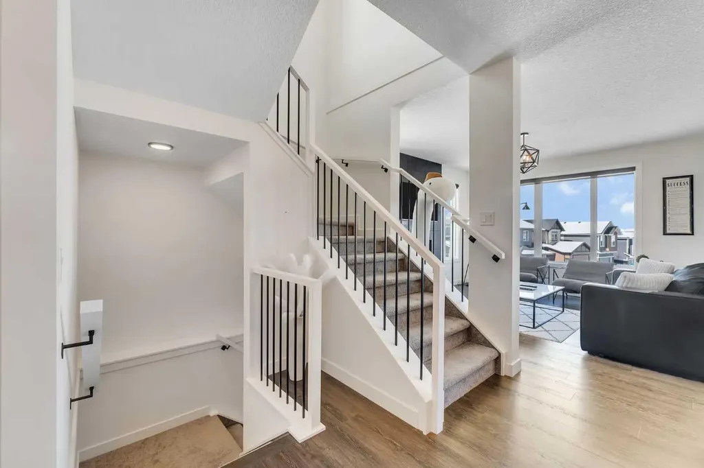 325 Crestmont Drive SW Calgary AB T3B 6G9
