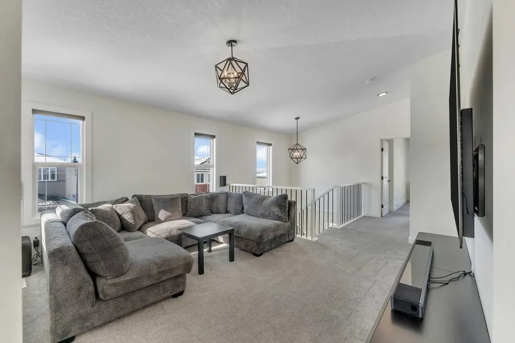 325 Crestmont Drive SW Calgary AB T3B 6G9