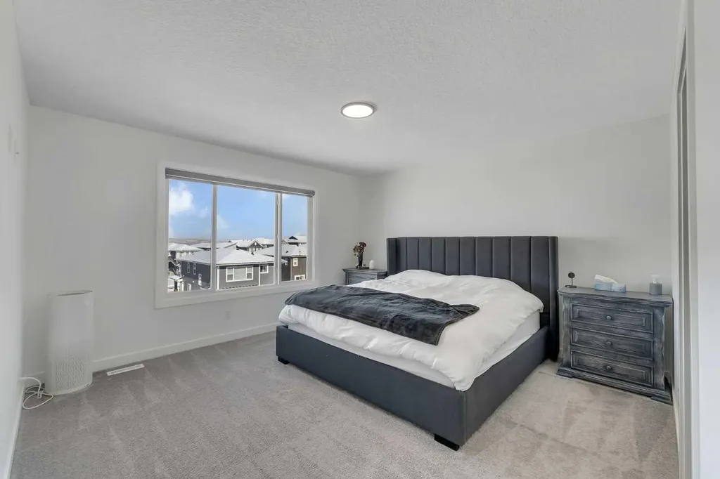 325 Crestmont Drive SW Calgary AB T3B 6G9