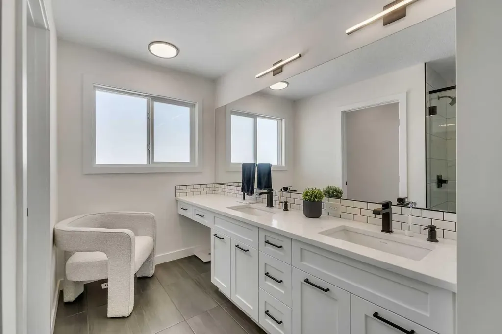 325 Crestmont Drive SW Calgary AB T3B 6G9