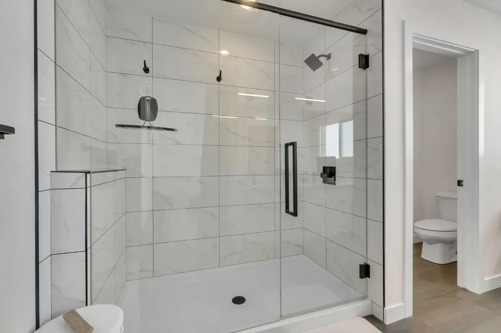325 Crestmont Drive SW Calgary AB T3B 6G9