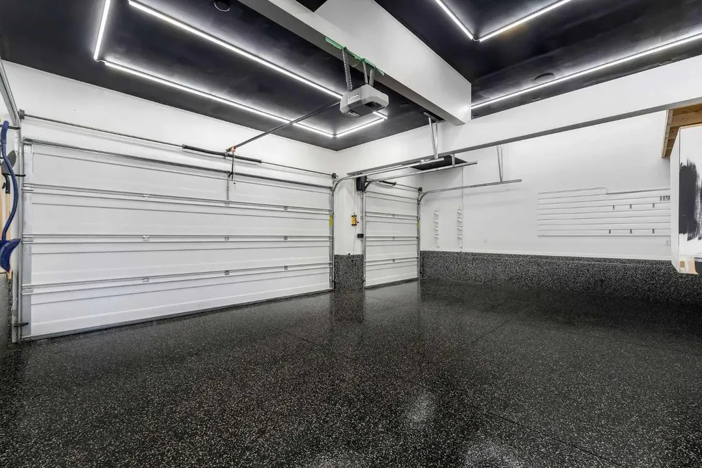 325 Crestmont Drive SW Calgary AB T3B 6G9