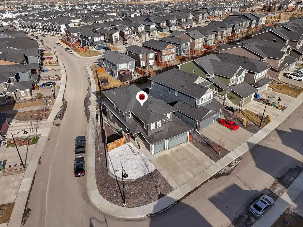325 Crestmont Drive SW Calgary AB T3B 6G9