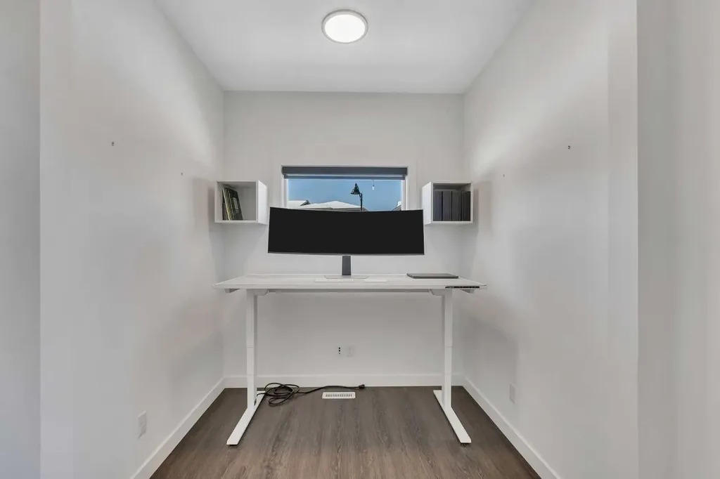 325 Crestmont Drive SW Calgary AB T3B 6G9
