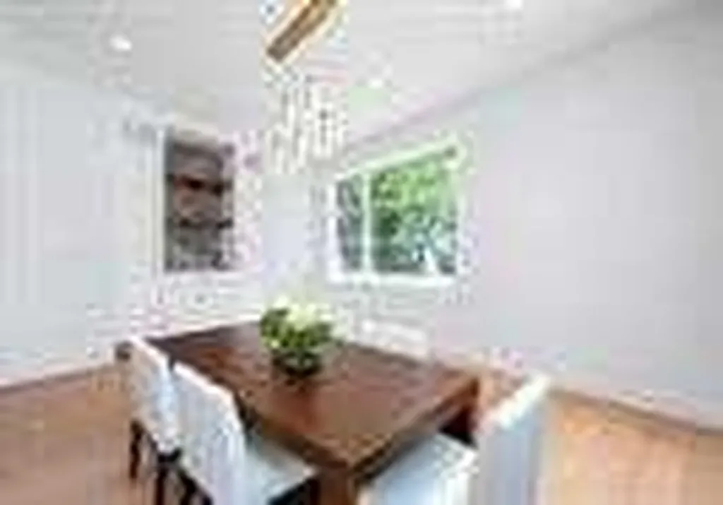 105 Hartford Road NW Calgary AB t2k2a7