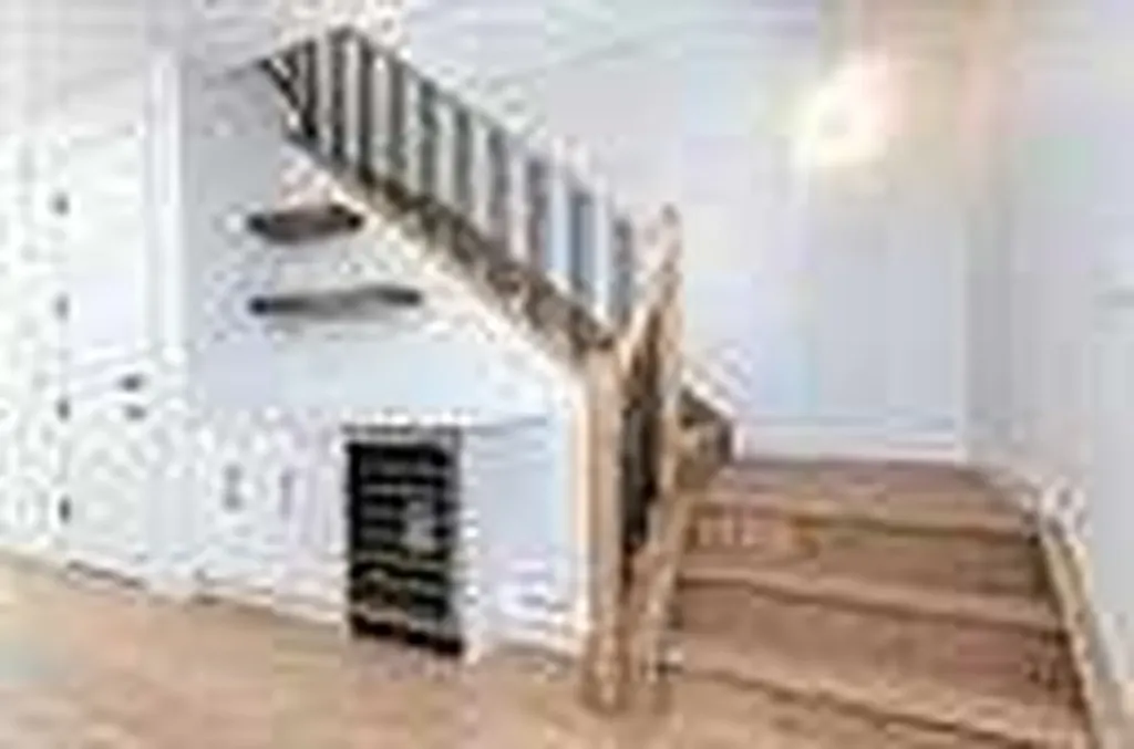 105 Hartford Road NW Calgary AB t2k2a7