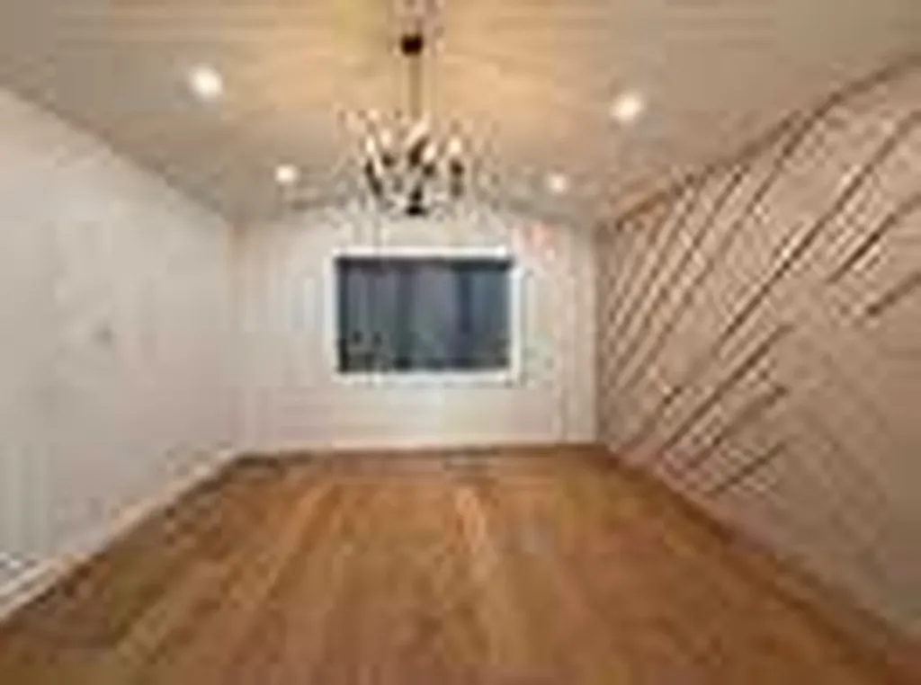 105 Hartford Road NW Calgary AB t2k2a7