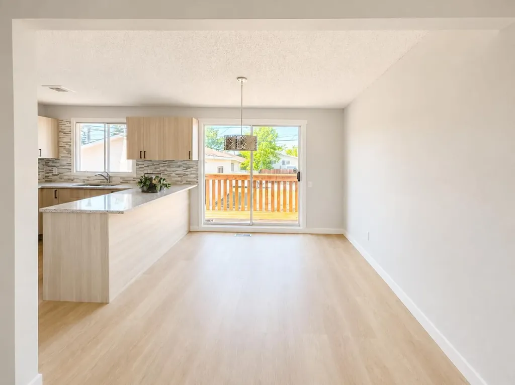 215 Penbrooke Way SE Calgary AB T2A 3S7