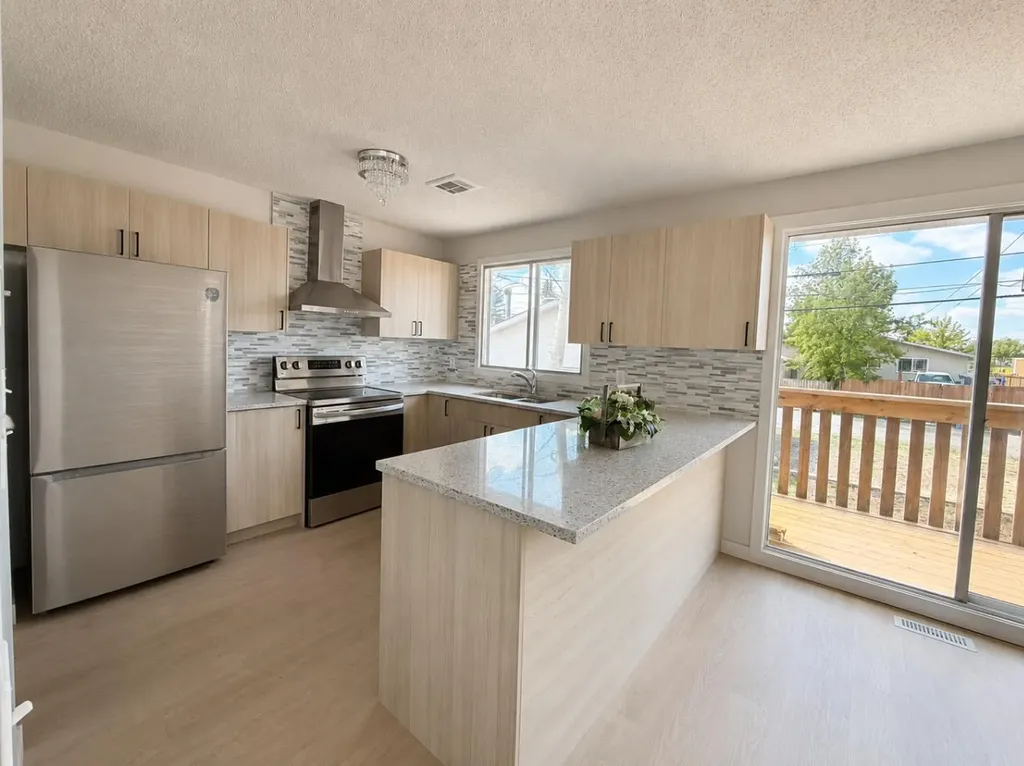 215 Penbrooke Way SE Calgary AB T2A 3S7