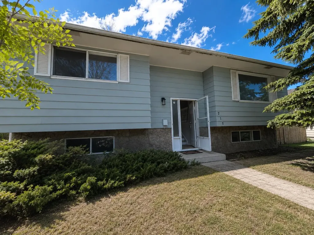 215 Penbrooke Way SE Calgary AB T2A 3S7