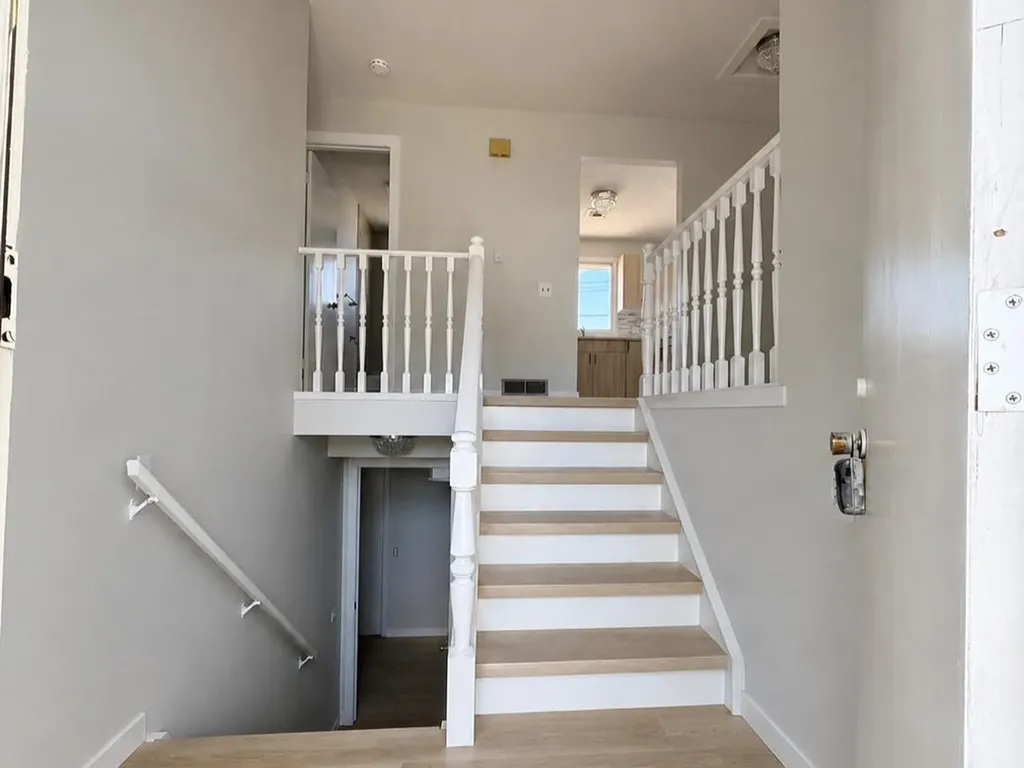 215 Penbrooke Way SE Calgary AB T2A 3S7