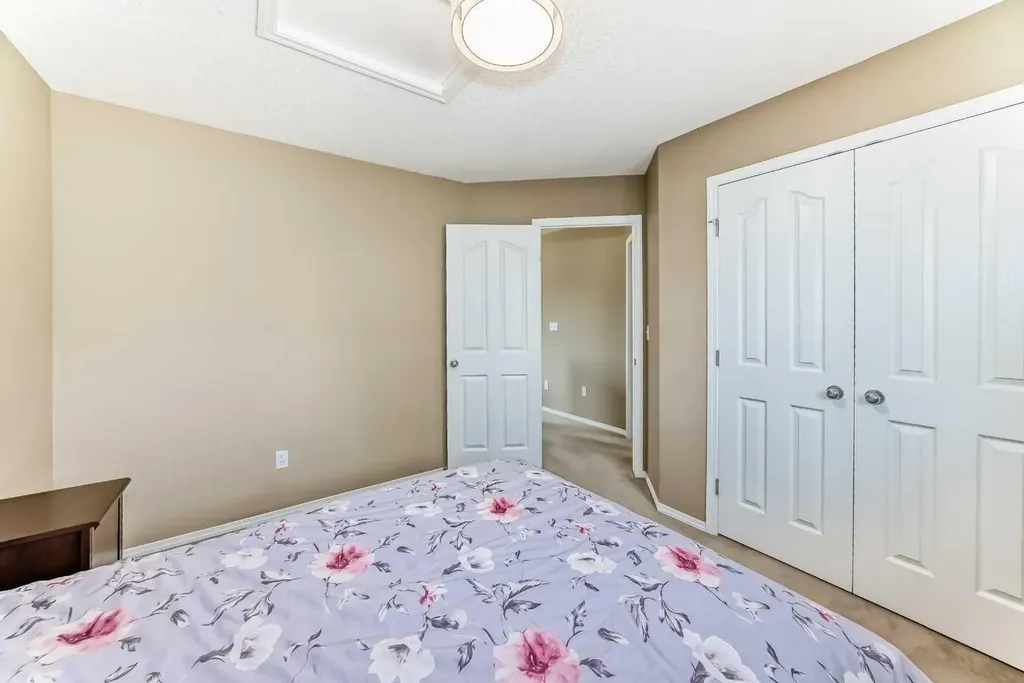 73 Royal Birch Way NW Calgary AB T3G 5X8