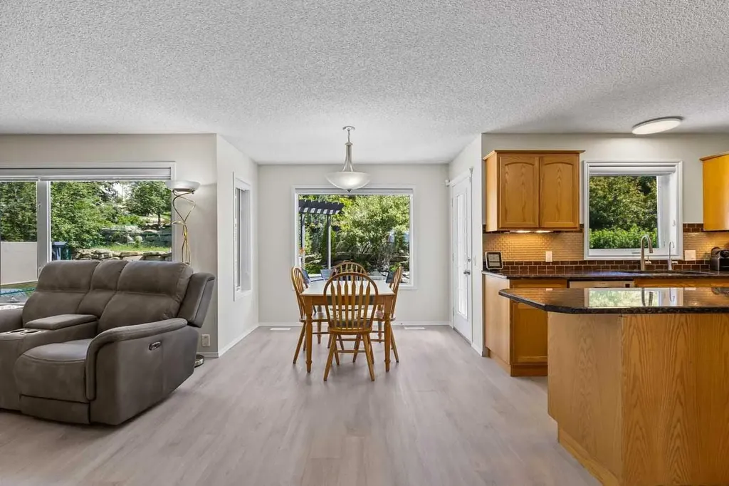 368 Sienna Park Drive SW Calgary AB T3H 3K3