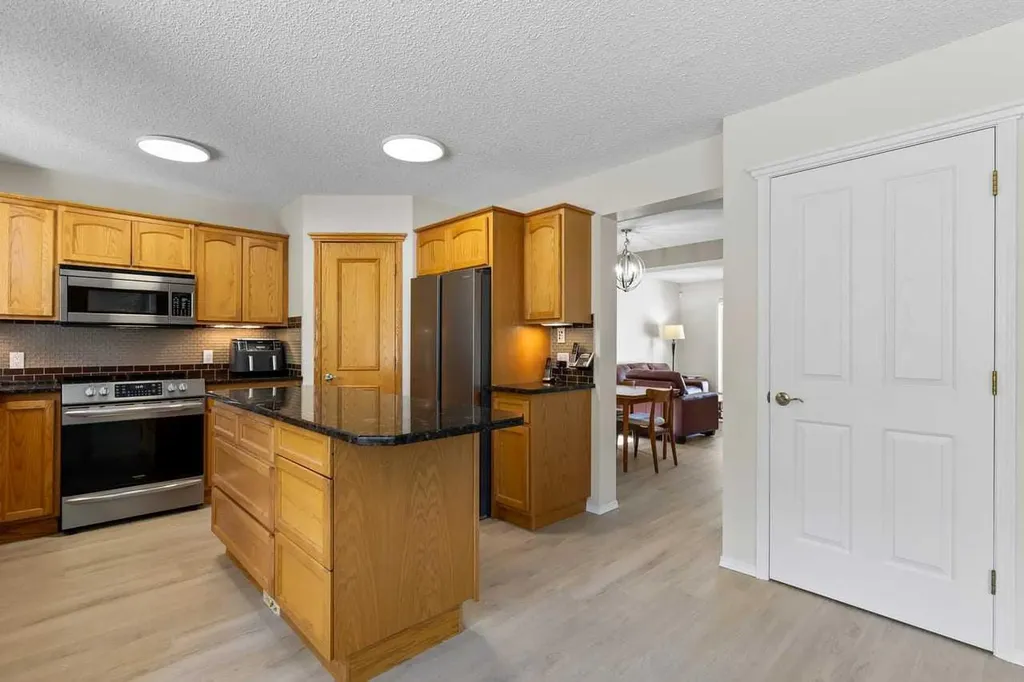 368 Sienna Park Drive SW Calgary AB T3H 3K3