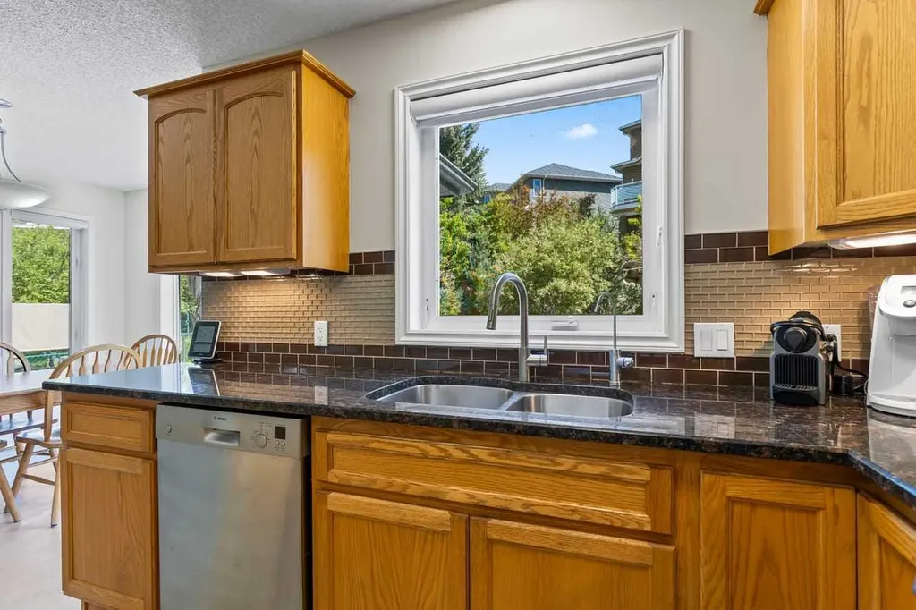 368 Sienna Park Drive SW Calgary AB T3H 3K3