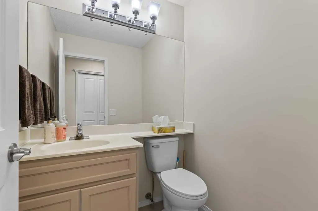 368 Sienna Park Drive SW Calgary AB T3H 3K3