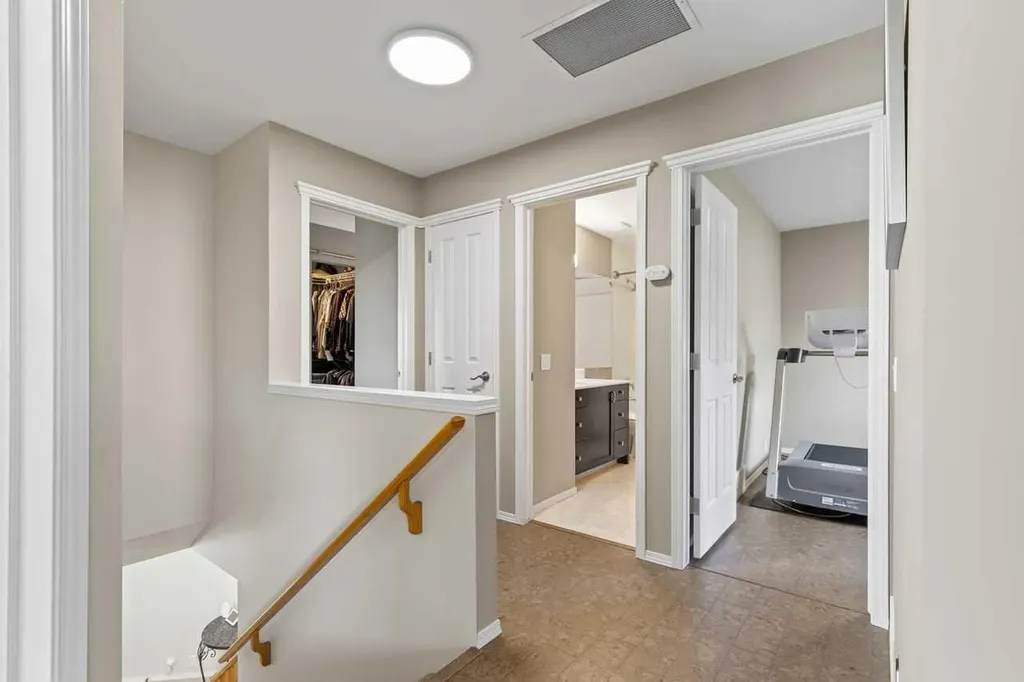 368 Sienna Park Drive SW Calgary AB T3H 3K3
