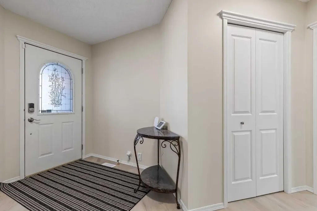 368 Sienna Park Drive SW Calgary AB T3H 3K3