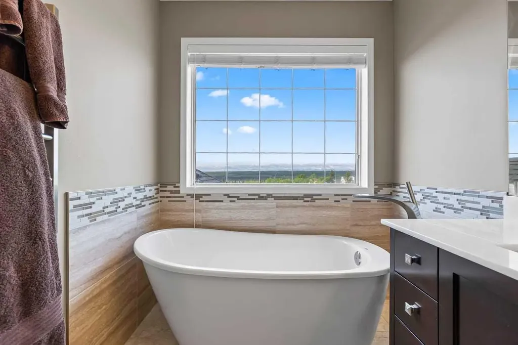 368 Sienna Park Drive SW Calgary AB T3H 3K3