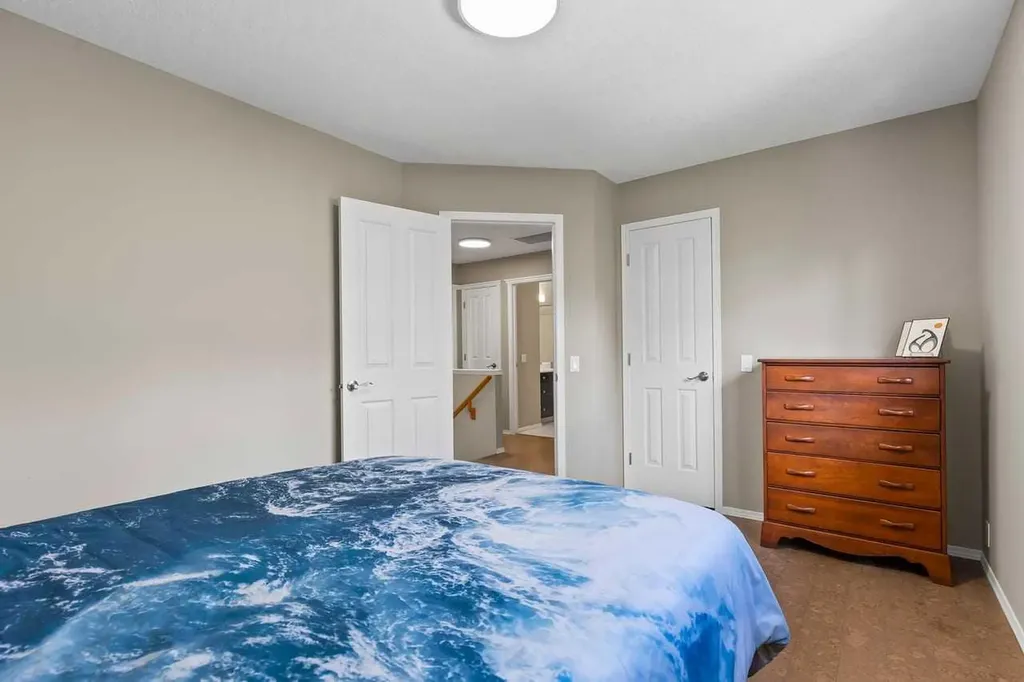 368 Sienna Park Drive SW Calgary AB T3H 3K3